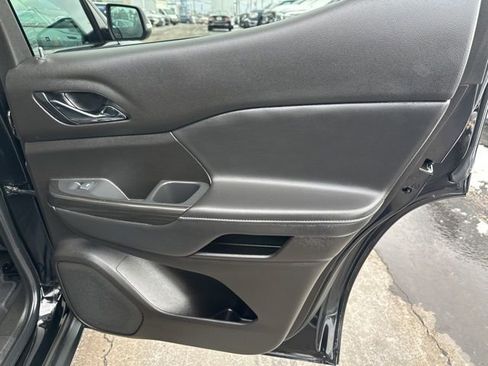 Used 2021 GMC Acadia SLT w/ Elevation Edition image 25