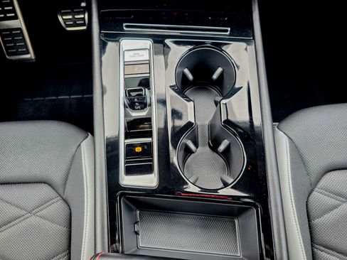 Used 2024 Volkswagen Atlas Peak Edition SE image 40