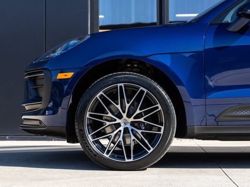 Certified 2026 Porsche Macan AWD/4WD image 13