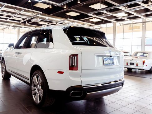 Used 2019 Rolls-Royce Cullinan AWD/4WD image 8