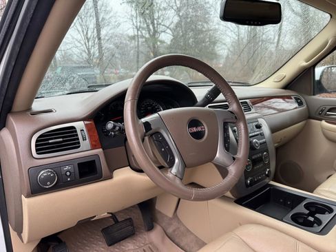 Used 2009 GMC Yukon XL SLT image 15