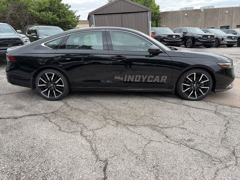 Used 2024 Honda Accord Touring image 4