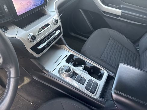 Used 2020 Ford Explorer XLT image 13