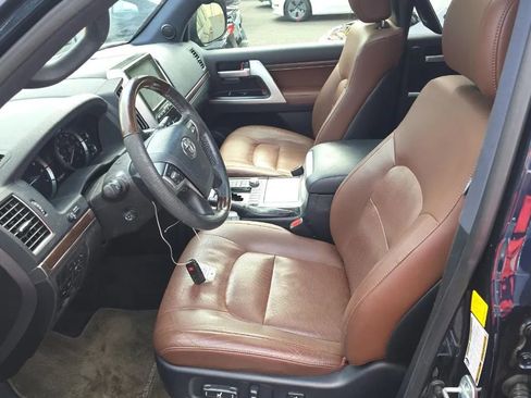 Used 2016 Toyota Land Cruiser w/ Preferred Accessory Package AWD/4WD image 5