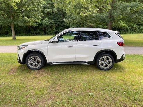 Used 2025 BMW X1 xDrive28i image 8