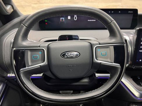 Used 2025 Ford Expedition Max Platinum w/ Stealth Performance Package AWD/4WD image 9