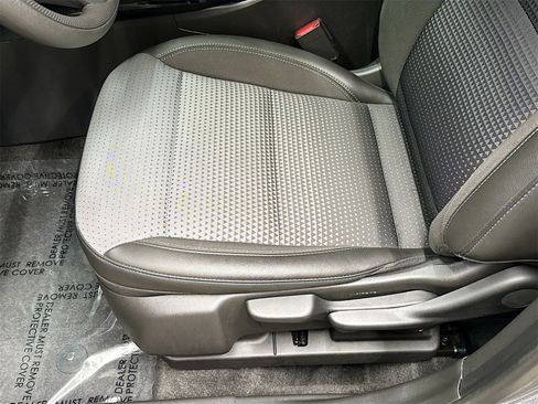 Certified 2024 Chevrolet Trax LT image 18