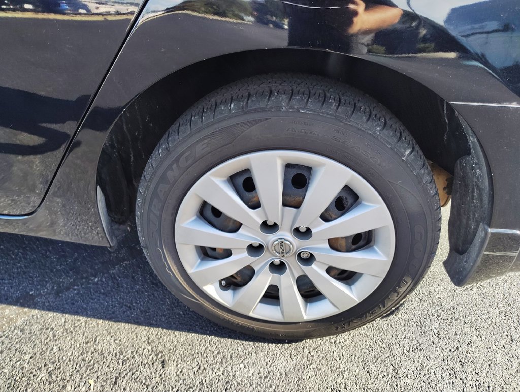 Used 2015 Nissan Sentra SV FWD image 8