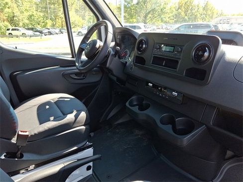 New 2025 Mercedes-Benz Sprinter 2500 image 9