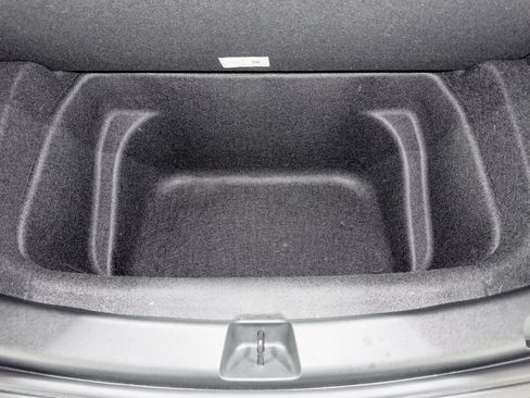 Used 2025 Tesla Model Y Long Range image 27