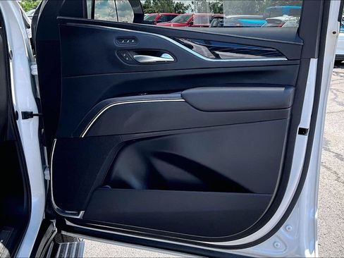 Used 2023 Cadillac Escalade V AWD/4WD image 31