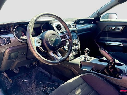 Used 2017 Ford Mustang GT w/ GT Performance Package RWD image 9