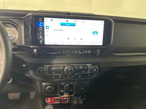 Used 2024 Jeep Wrangler Unlimited Rubicon 4xe image 21