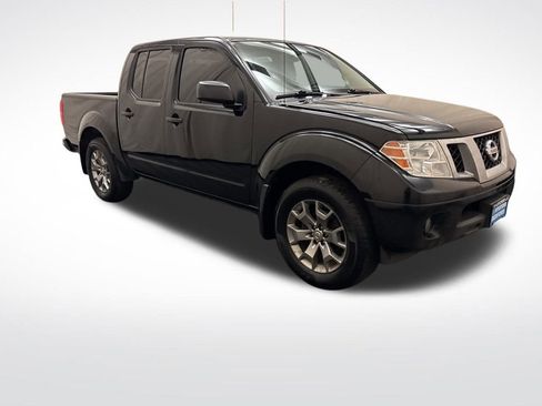 Used 2020 Nissan Frontier SV image 3