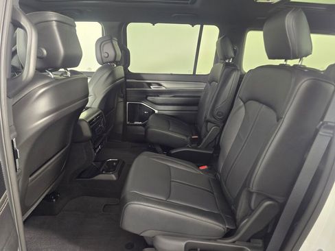 New 2026 Jeep Grand Wagoneer Limited image 32