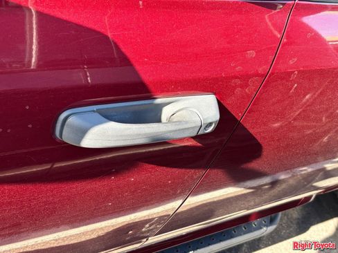 Used 2015 RAM 1500 Express AWD/4WD image 10
