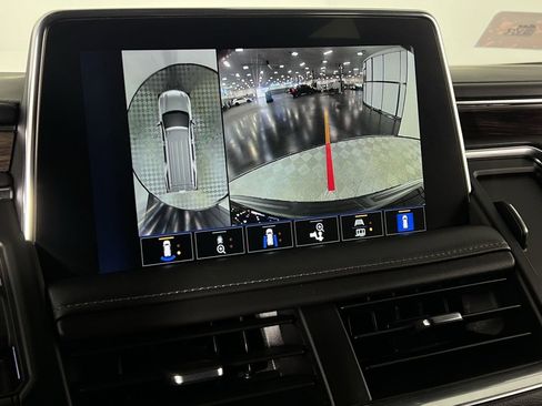 Used 2024 Chevrolet Tahoe Z71 w/ Z71 Off-Road Package image 21