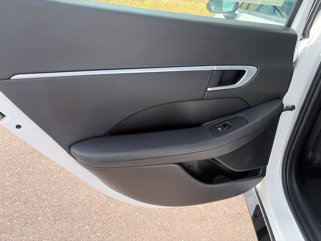 Certified 2025 Hyundai Sonata SEL FWD image 14