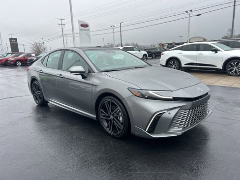 Used 2025 Toyota Camry XSE image 23