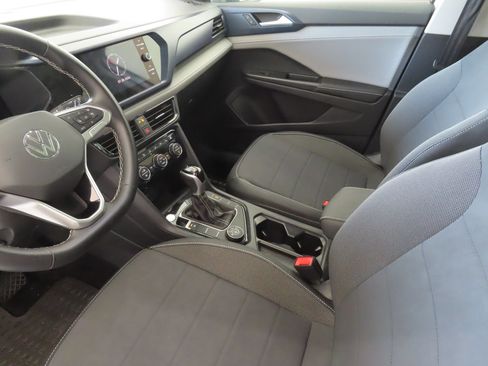 Used 2024 Volkswagen Taos SE w/ Panoramic Sunroof Package AWD/4WD image 22