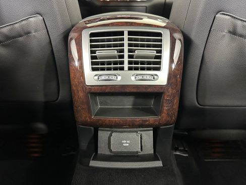 Used 2011 Mercedes-Benz S 550 4MATIC image 32