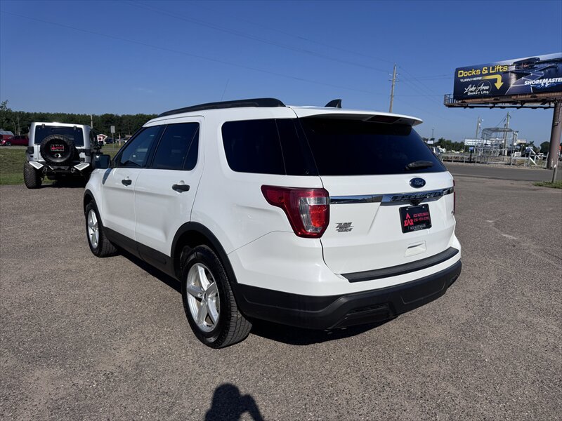 Used 2018 Ford Explorer 4WD image 3
