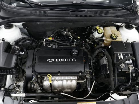 Used 2016 Chevrolet Cruze L image 5