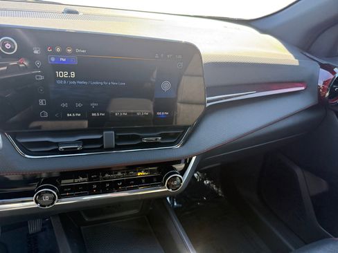 Used 2025 Chevrolet Equinox RS w/ Safety and Technology Package image 12