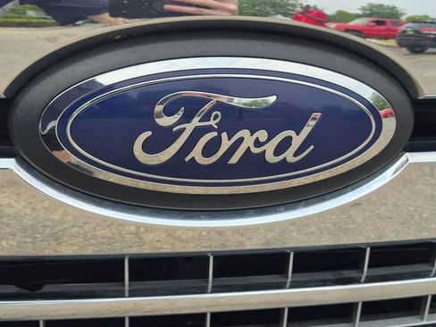 Used 2019 Ford F150 XLT w/ Equipment Group 302A Luxury AWD/4WD image 9