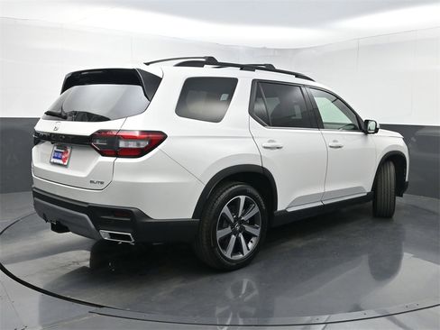 Used 2024 Honda Pilot Elite image 26