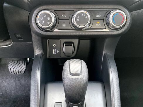 Used 2025 Nissan Versa S w/ Trunk Package image 15