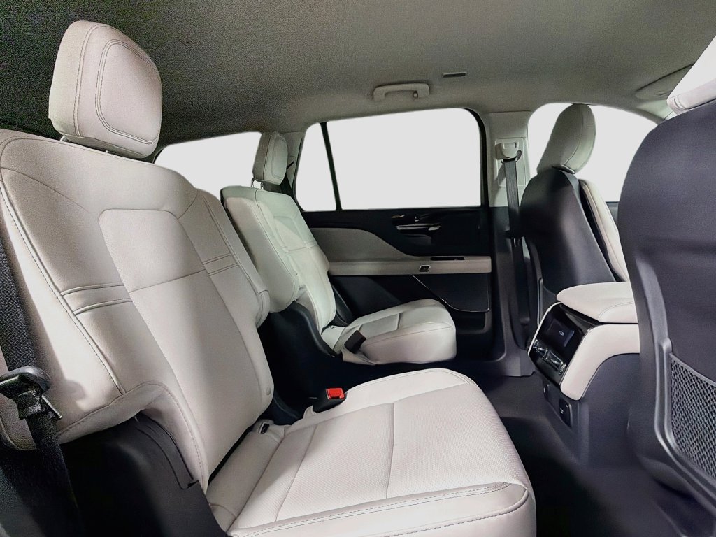 Used 2026 Lincoln Aviator 2WD image 28