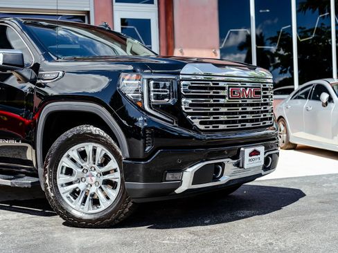 Used 2022 GMC Sierra 1500 Denali image 4