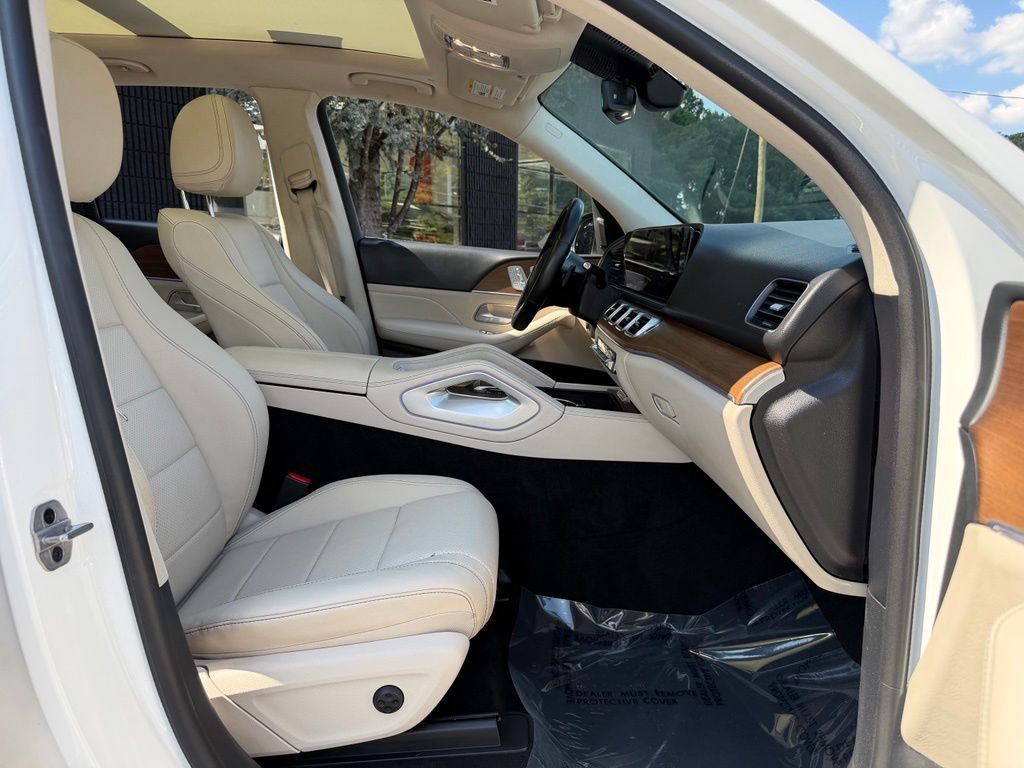 Used 2022 Mercedes-Benz GLE 450 4MATIC w/ AMG Line Exterior image 33