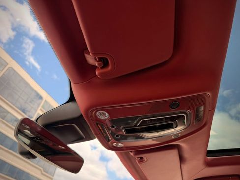 Used 2019 Bentley Bentayga AWD/4WD image 39