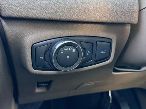 Used 2017 Lincoln MKC Reserve w/ Lincoln MKC Climate Package image 36