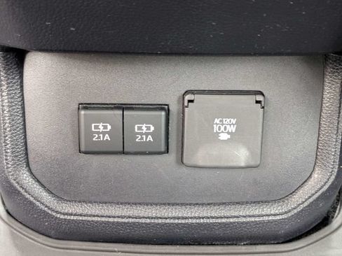Used 2020 Toyota Highlander Limited FWD image 15