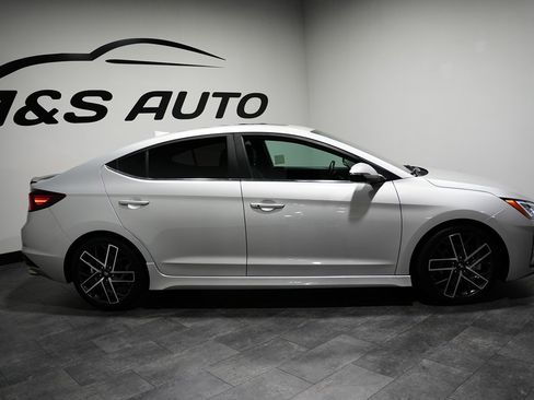 Used 2019 Hyundai Elantra Sport w/ Cargo Package image 7