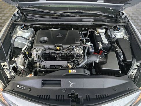 Used 2024 Toyota Camry SE image 9