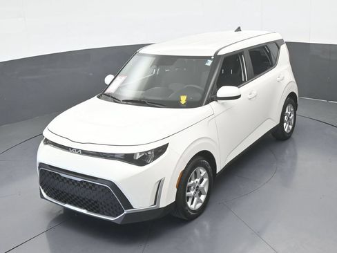 Used 2024 Kia Soul LX w/ Option Group 015 FWD image 42
