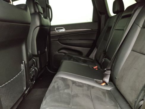 Used 2021 Jeep Grand Cherokee Laredo X AWD/4WD image 18