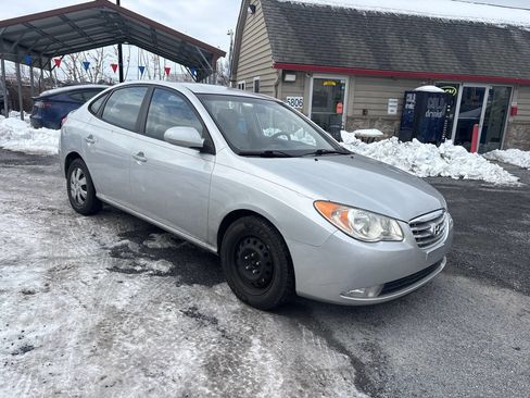 Used 2010 Hyundai Elantra GLS FWD image 4