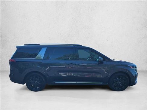 Used 2024 Kia Carnival SX FWD image 4