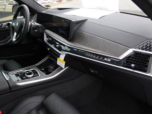New 2026 BMW X5 xDrive40i w/ Executive Package image 48