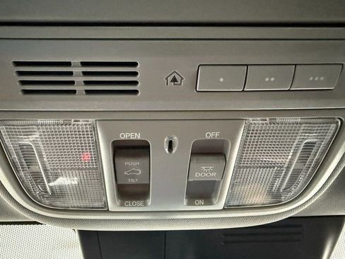 Used 2021 Honda CR-V Touring image 22