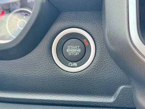 New 2026 RAM 1500 4x4 Crew Cab image 23
