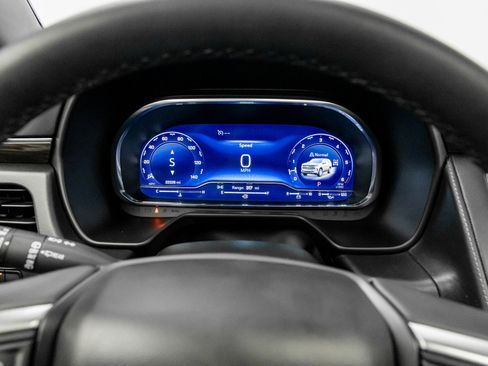 Used 2024 Chevrolet Tahoe Z71 w/ Luxury Package image 45