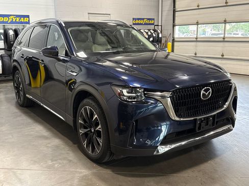 Certified 2024 MAZDA CX-90 Plug-In Hybrid w/ Premium Pkg AWD/4WD image 3