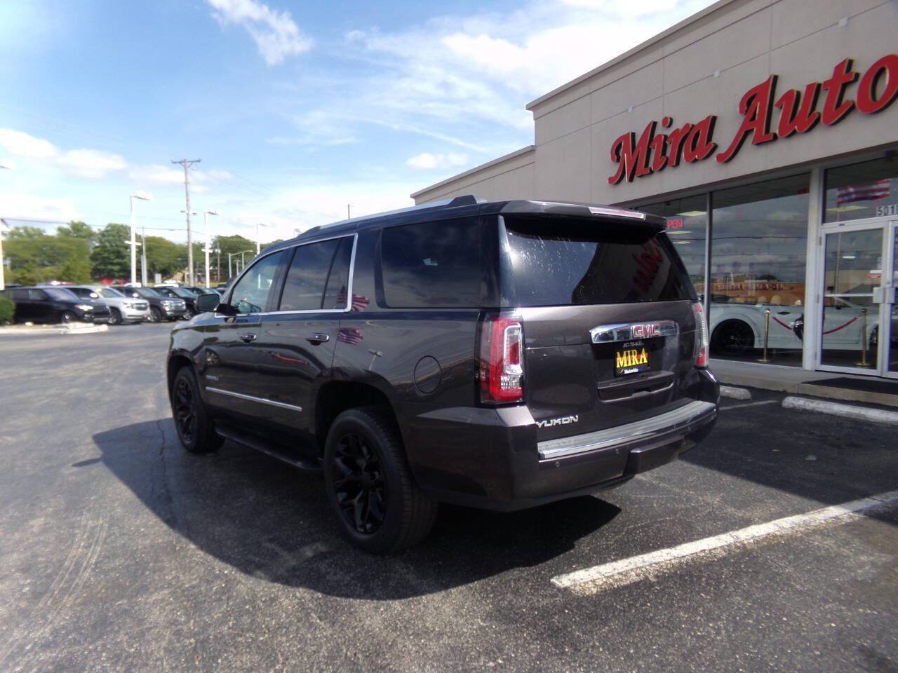 Used 2015 GMC Yukon Denali w/ Touring Package AWD/4WD image 8