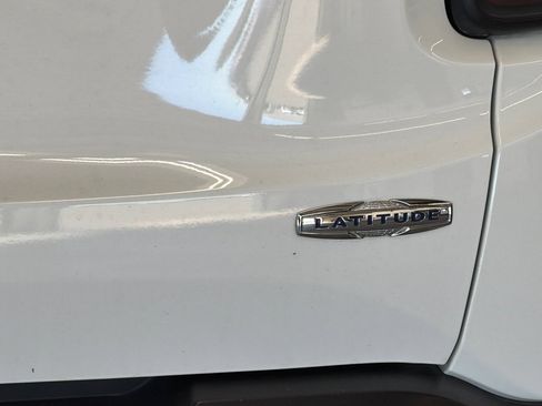 Used 2020 Jeep Renegade Latitude w/ Popular Equipment Group FWD image 25